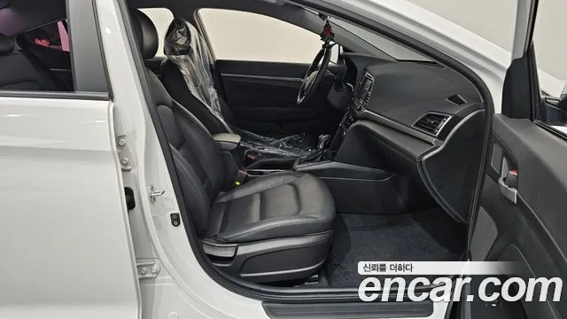 Hyundai Avante 2016 thumb 9