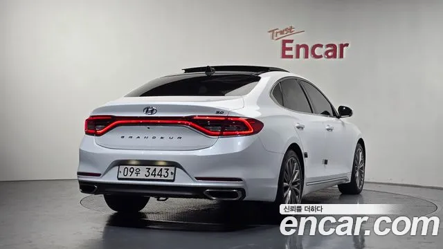Hyundai Grandeur 2017 thumb 11