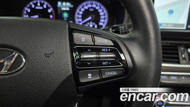 Hyundai Grandeur 2017 thumb 6
