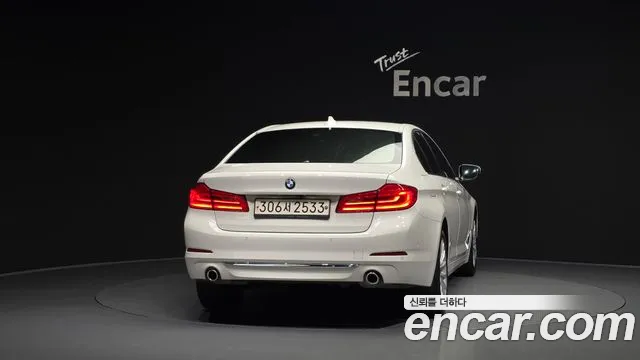 BMW 5 серии 2019 thumb 10