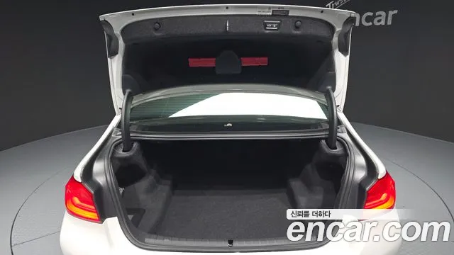 BMW 5 серии 2019 thumb 11