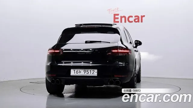Porsche Macan 2018 thumb 10