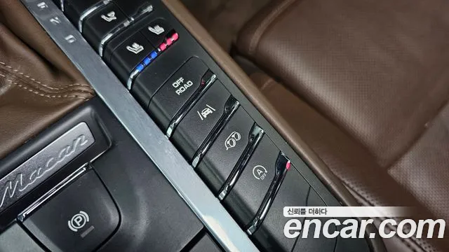 Porsche Macan 2018 thumb 2