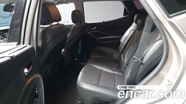 Hyundai Santafe 2015 thumb 10