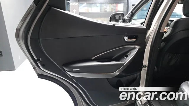 Hyundai Santafe 2015 thumb 4