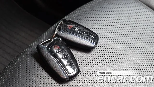 Hyundai Santafe 2015 thumb 5