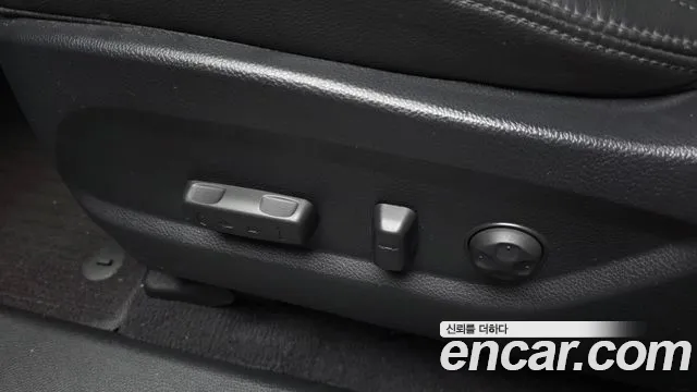 Hyundai Santafe 2015 thumb 9