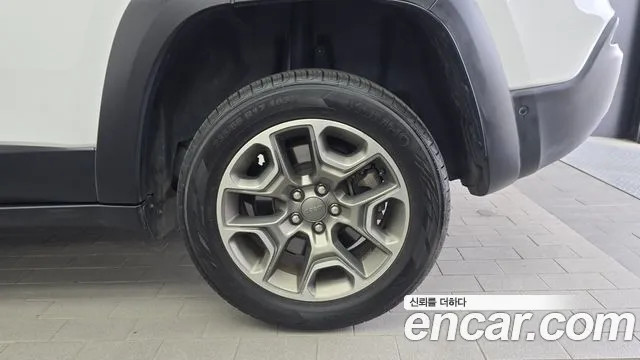 Jeep Cherokee 2020 thumb 5
