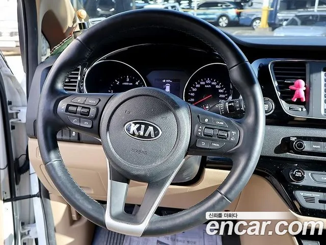 Kia Carnival 2018 thumb 10