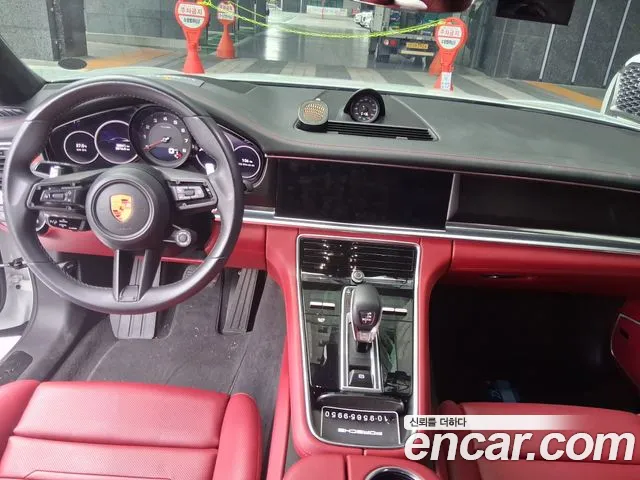 Porsche Panamera 2022 thumb 2