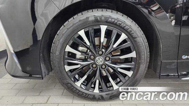 Toyota Alphard 2025 thumb 6