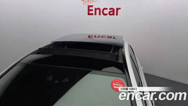 Mercedes-Benz E-Class 2021 thumb 4