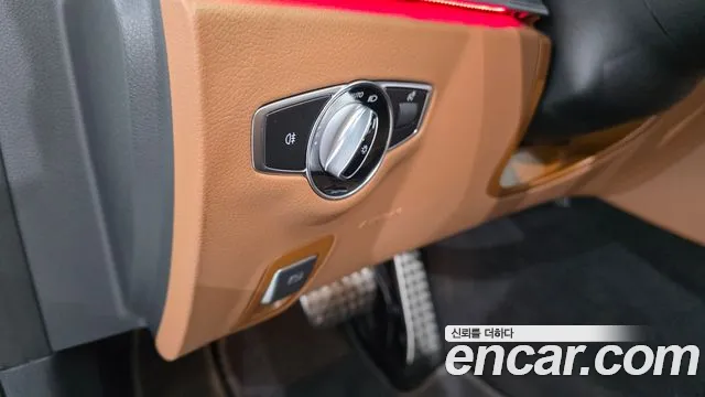 Mercedes-Benz E-Class 2021 thumb 8