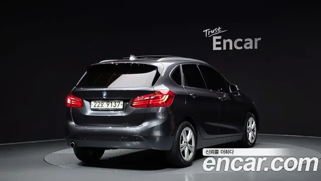BMW 2 серии Active Tourer 2017 thumb 12