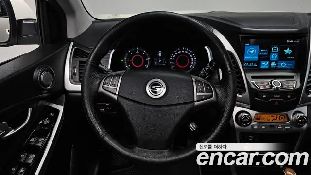 KGM Korando 2015 thumb 12