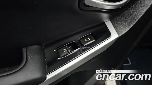 KGM Korando 2015 thumb 5