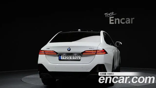 BMW 5 серии 2024 thumb 2