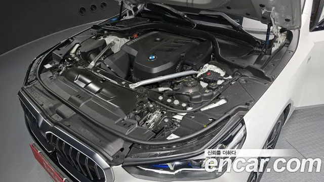 BMW 5 серии 2024 thumb 10