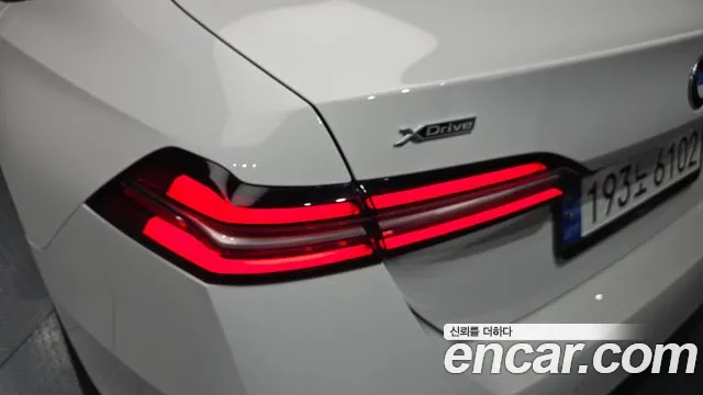 BMW 5 серии 2024 thumb 11