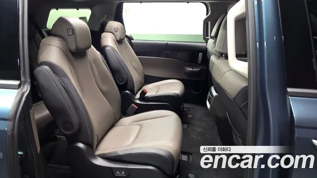 Kia Carnival 2024 thumb 11