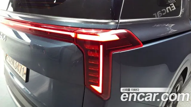 Kia Carnival 2024 thumb 4