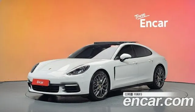 Porsche Panamera 2018 thumb 4