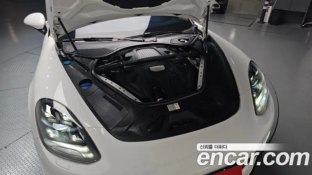 Porsche Panamera 2018 thumb 6