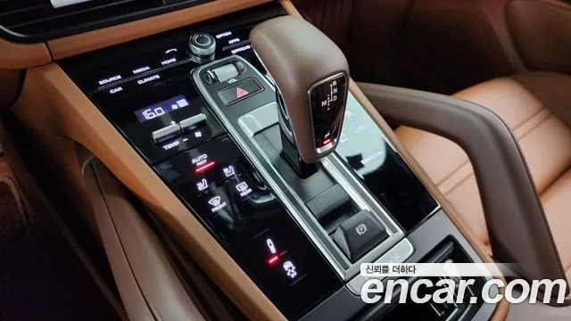Porsche Cayenne 2023 thumb 8