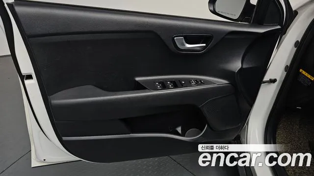 Kia Stonic 2018 thumb 5