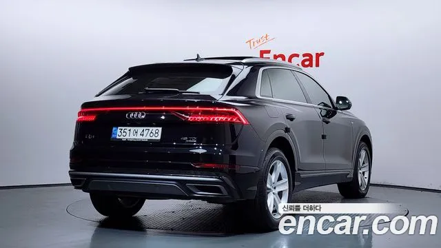 Audi Q8 2021 thumb 4