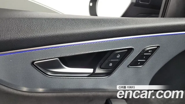 Audi Q8 2021 thumb 9