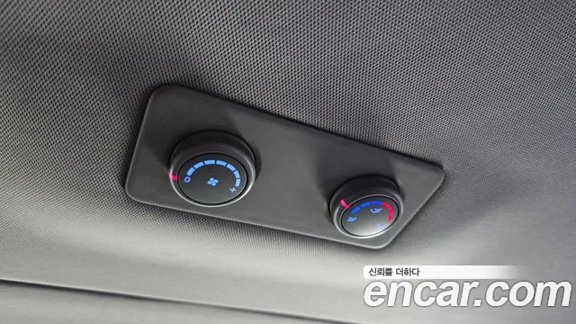 Hyundai Staria 2018 thumb 5