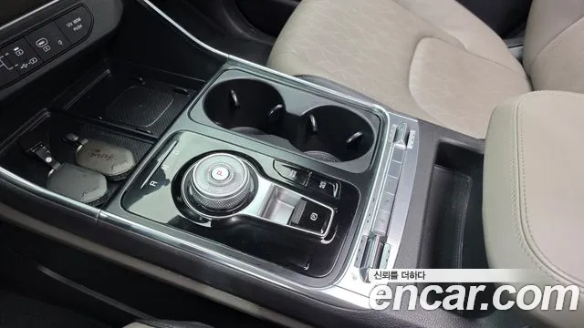 Kia Carnival 2024 thumb 9