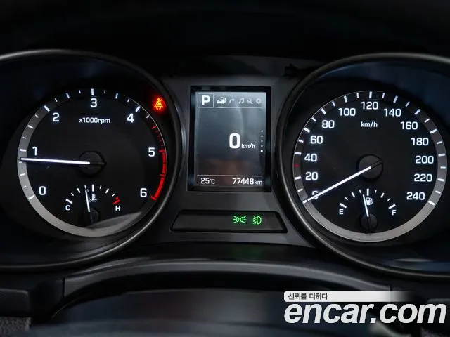 Hyundai Santafe 2016 thumb 8