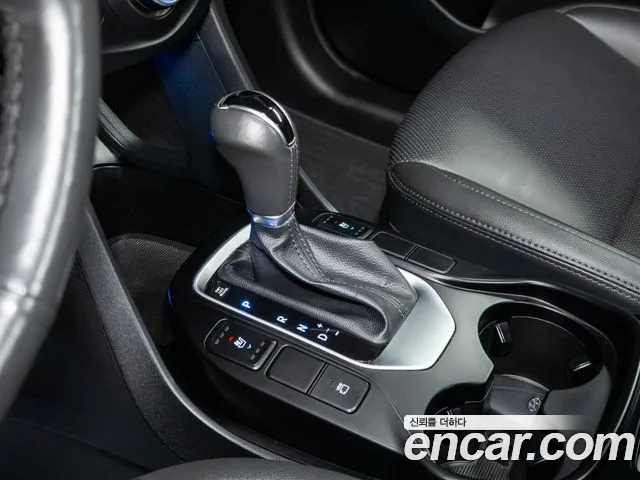 Hyundai Santafe 2016 thumb 9