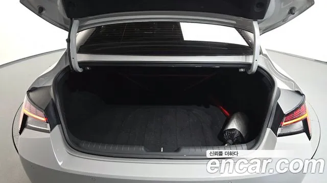 Hyundai Elantra 2022 thumb 2