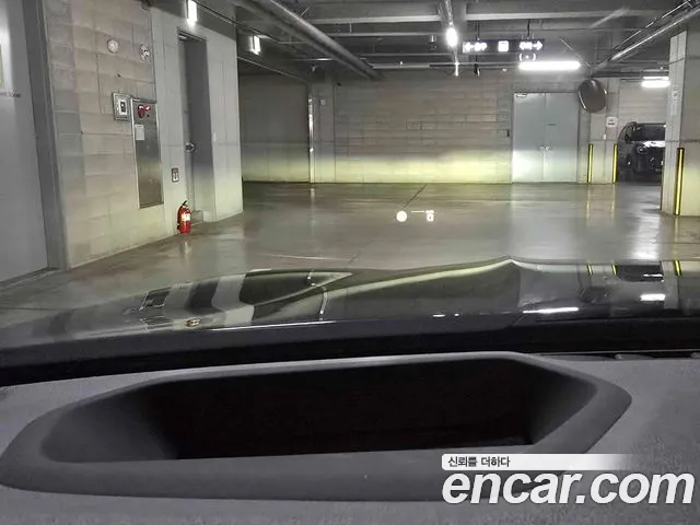 BMW M5 2023 thumb 4
