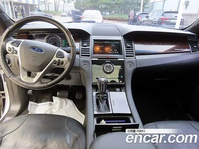 Ford Taurus 2015 thumb 11