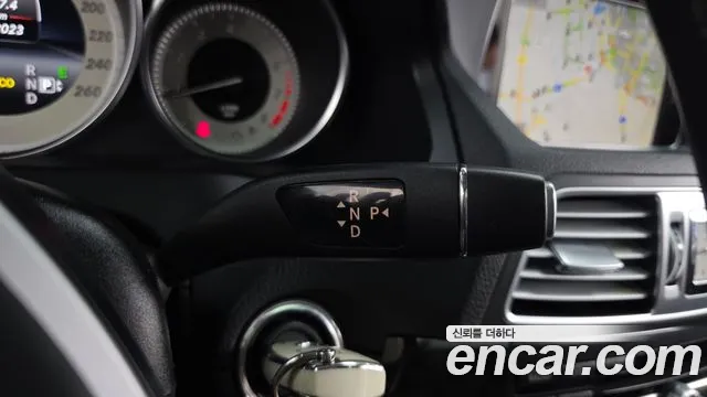 Mercedes-Benz E-Class 2013 thumb 2