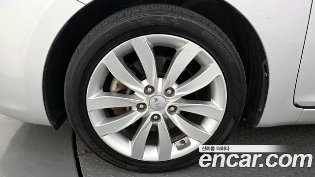 Kia Carens 2013 thumb 7