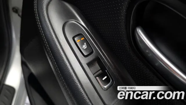 Kia Carens 2013 thumb 12