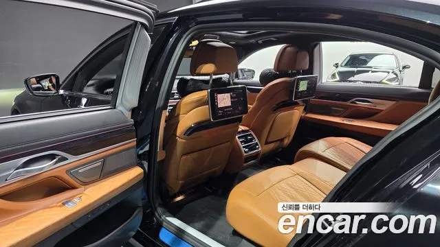 BMW 7 серии 2020 thumb 8