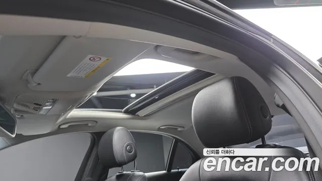 Mercedes-Benz C-Class 2015 thumb 2