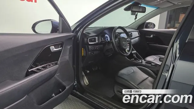 Kia Niro 2017 thumb 2