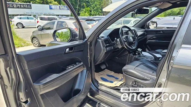 KGM Rexton 2019 thumb 8