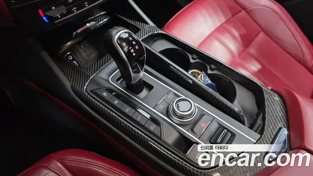 Maserati Levante 2017 thumb 10