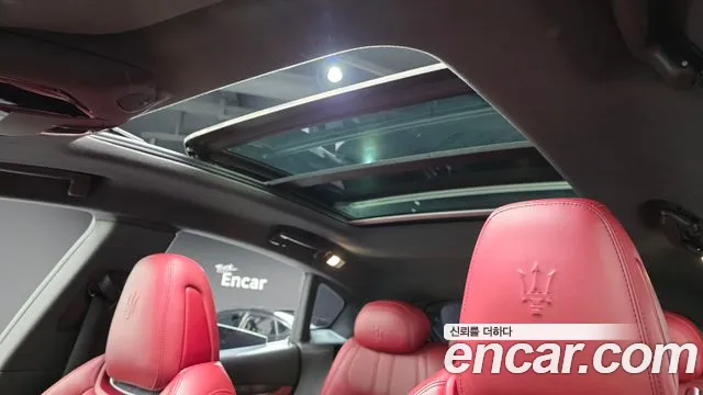 Maserati Levante 2017 thumb 8