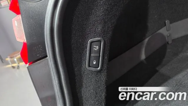 Maserati Levante 2017 thumb 7