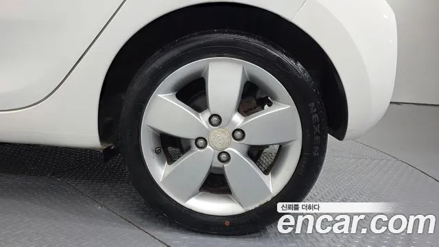 Kia Morning 2015 thumb 6