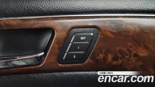 Hyundai Genesis 2011 thumb 4